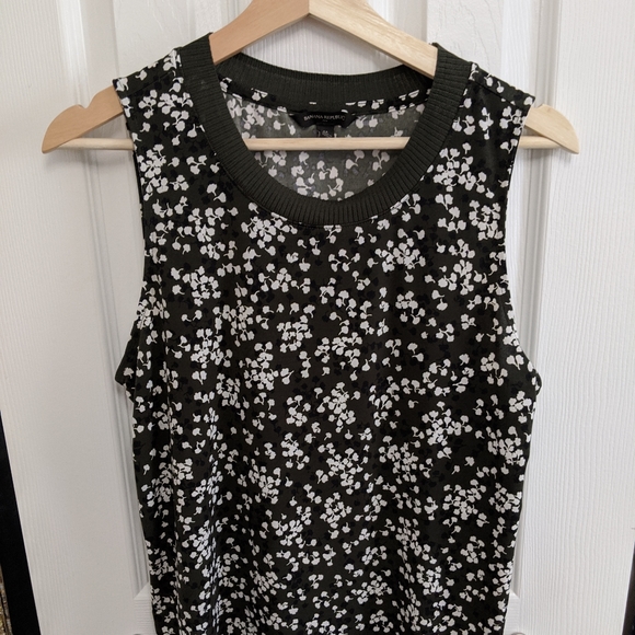 Banana Republic Shell Tank - Picture 1 of 3